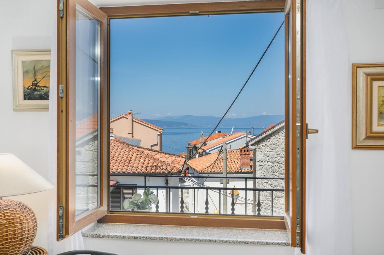 Apartmen Plus U Centru Blizu Plaze Njivice Extérieur photo