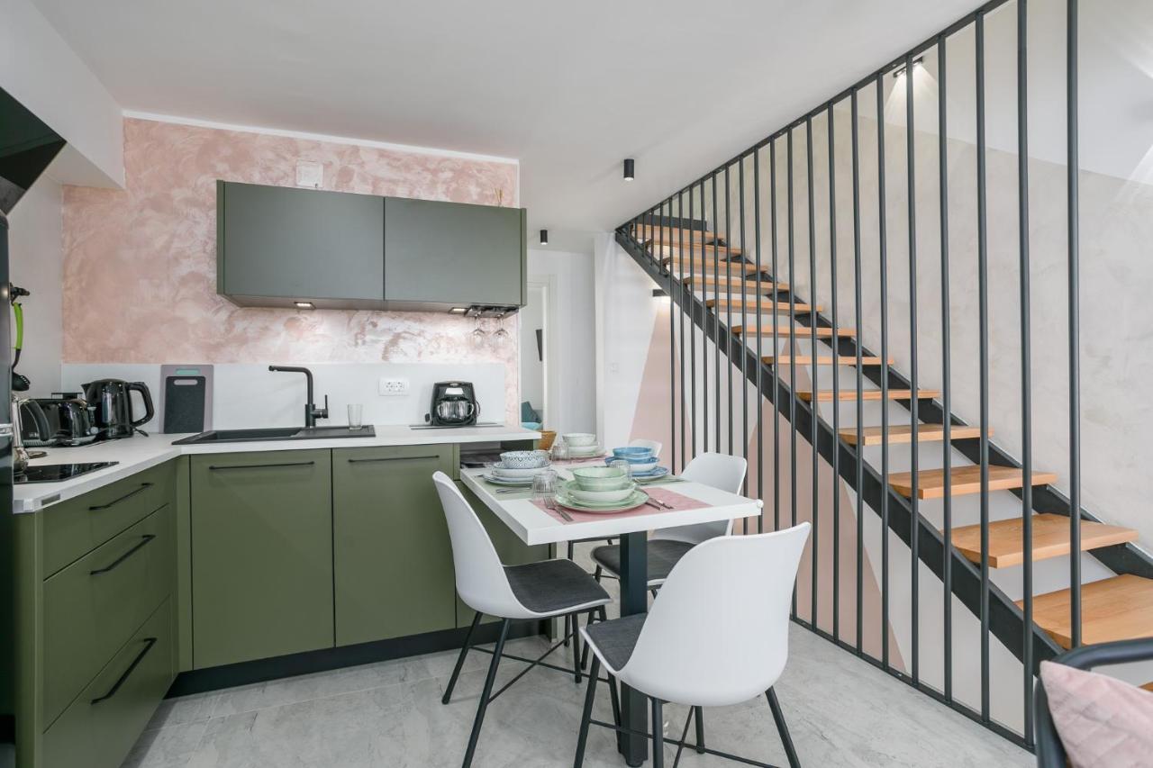 Apartmen Plus U Centru Blizu Plaze Njivice Extérieur photo
