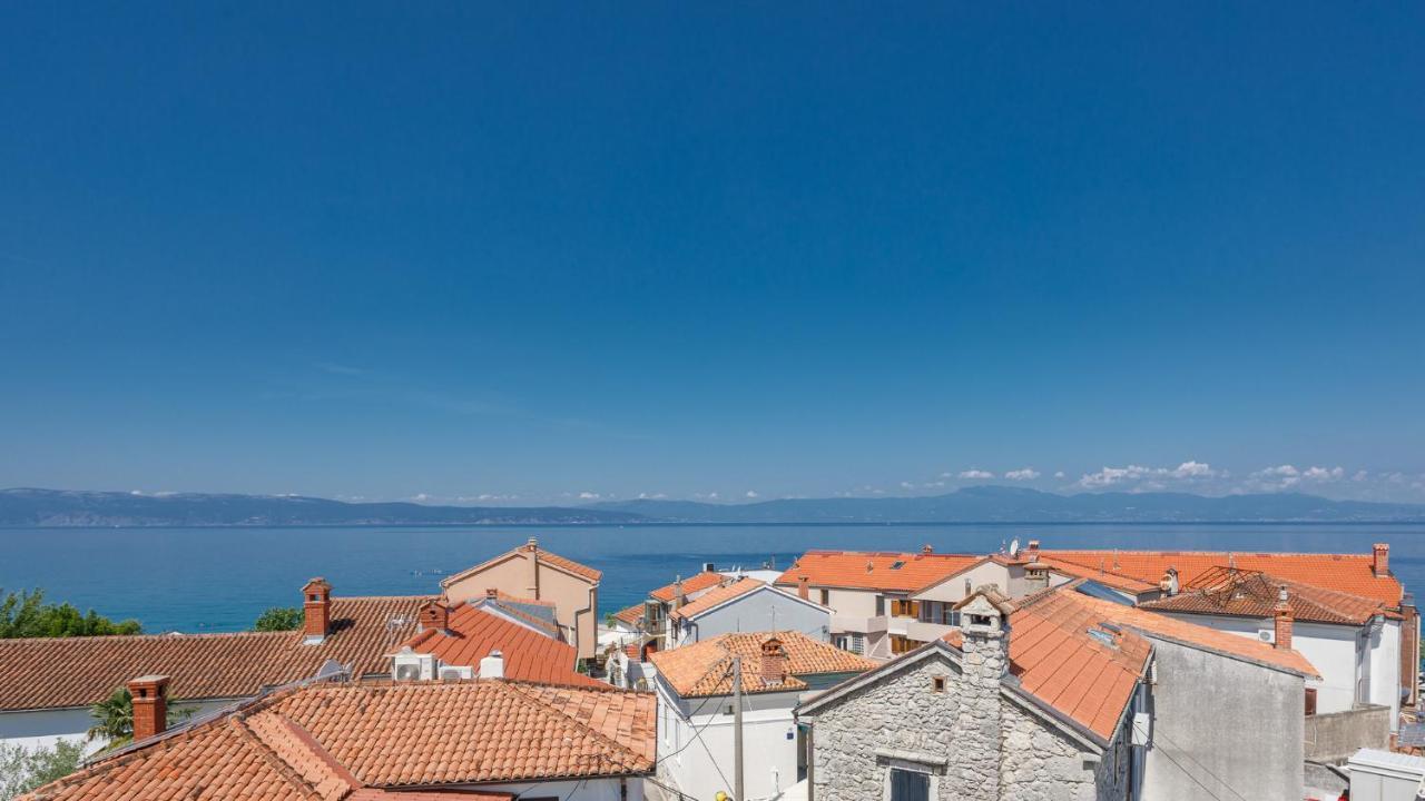 Apartmen Plus U Centru Blizu Plaze Njivice Extérieur photo